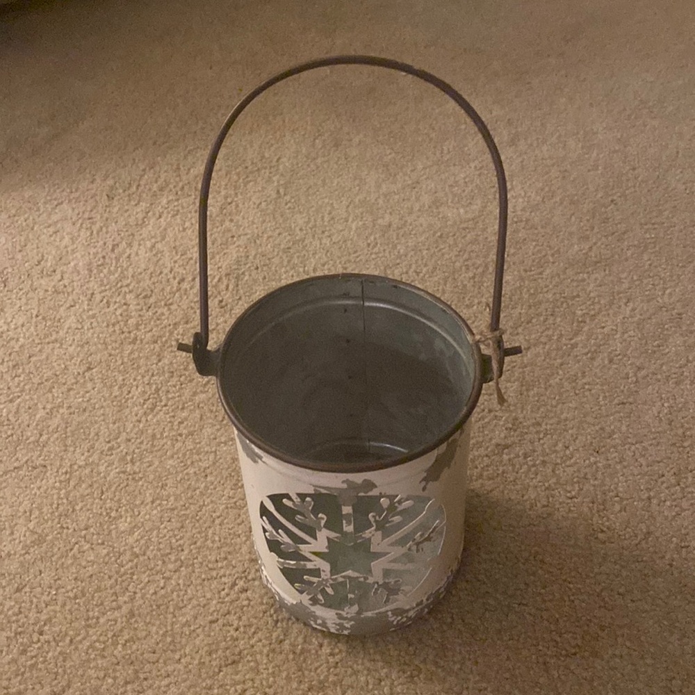 Snowflake Metal Tin Bucket